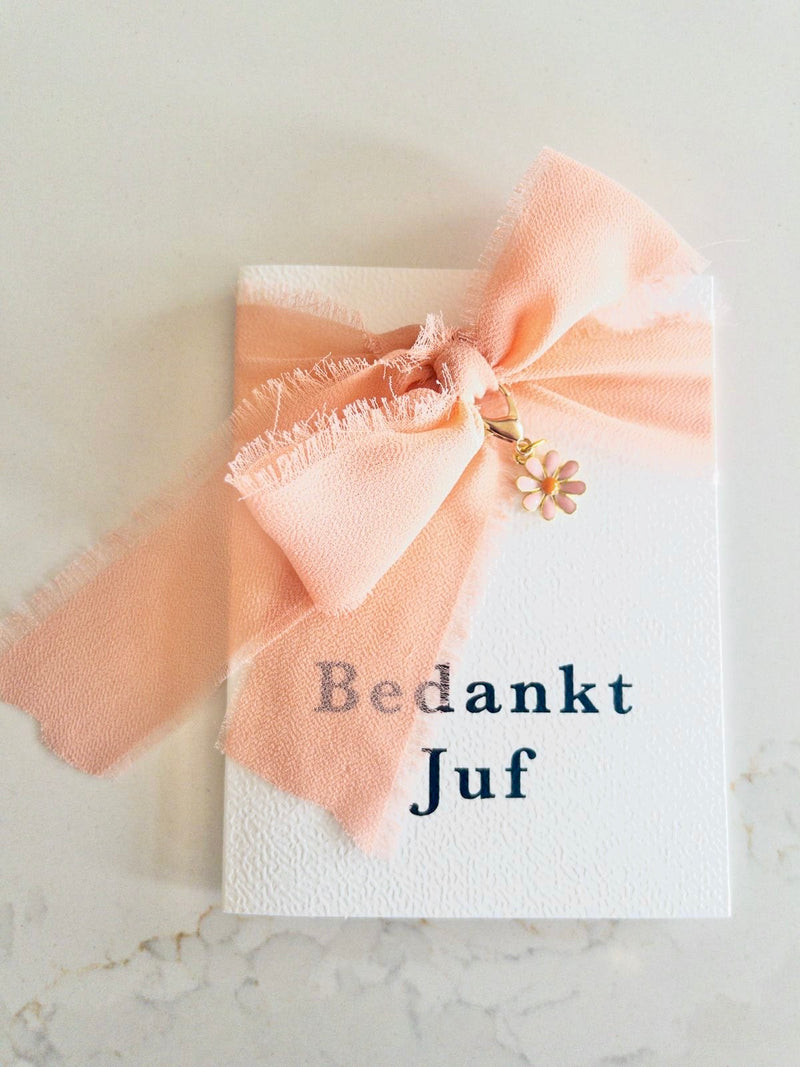 Bedankt juf kaart met sleutelhanger bloem