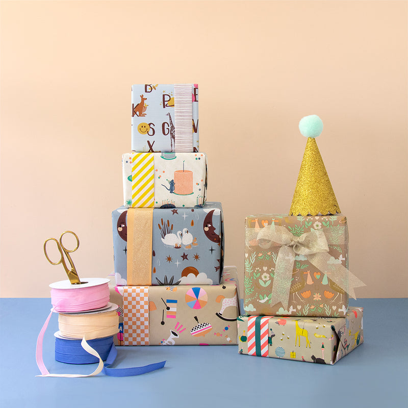 Baby Joy Taupe/Gold Cadeaupapier 70 x 300 cm